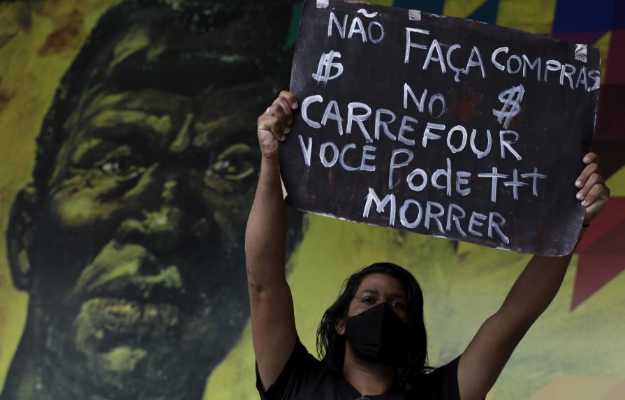 Indignación en Brasil por homicidio de hombre de raza negra