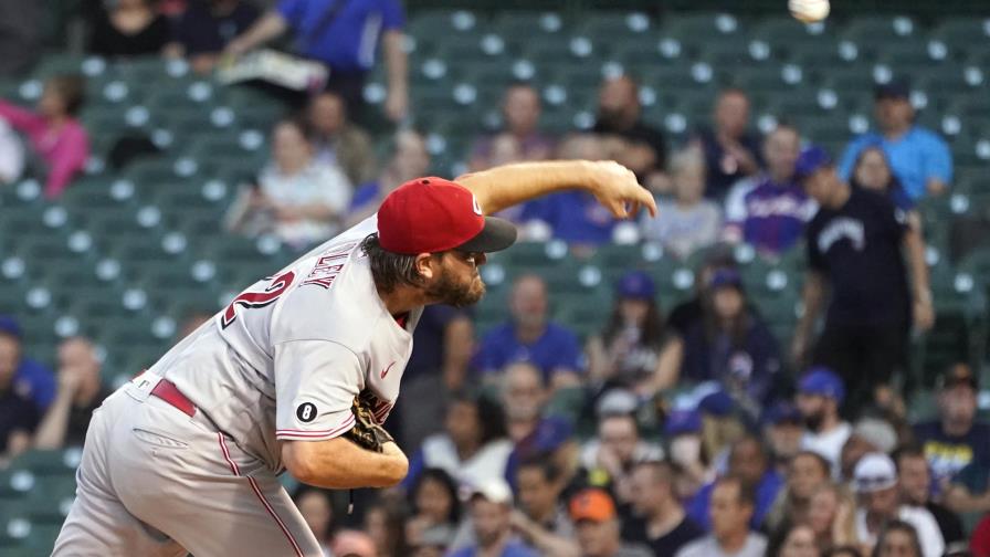 Miley cubre 7 innings; Rojos superan a Cachorros Miley cubre 7 innings; Rojos superan a Cachorros