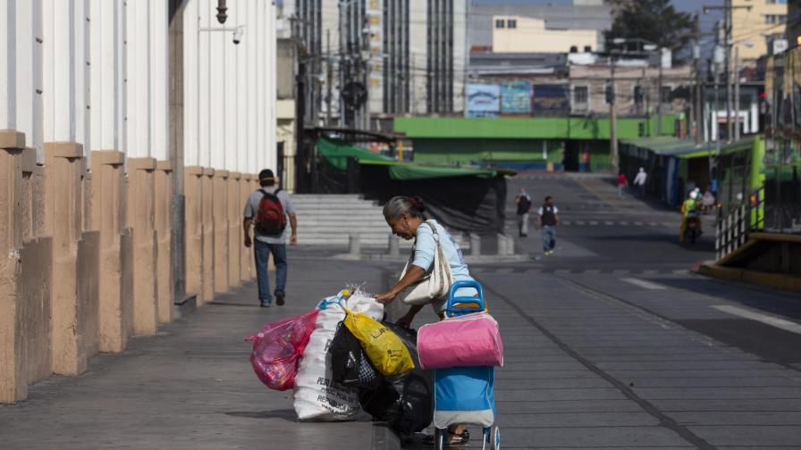Guatemala: 10 migrantes deportados por EEUU más con COVID-19