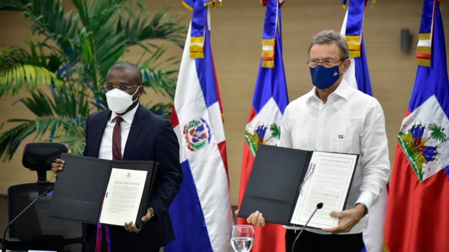 RD y Haití firman protocolo para reparar pirámides que fijan límites fronterizos 