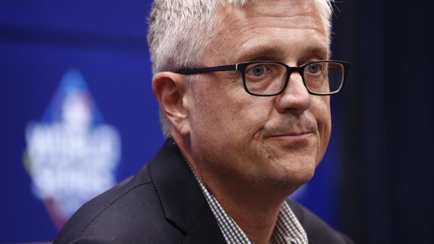 Luhnow demanda a los Astros por supuesto incumplimiento de contrato