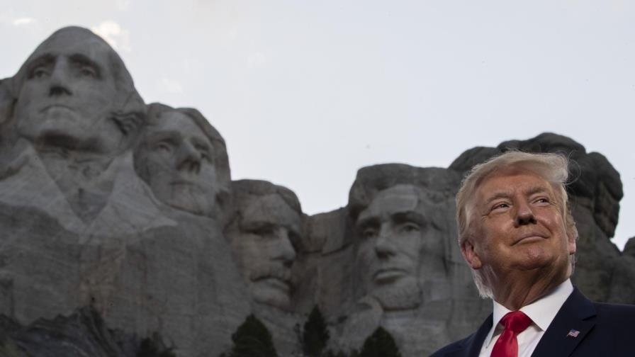 Trump aviva división racial en discurso en Monte Rushmore
