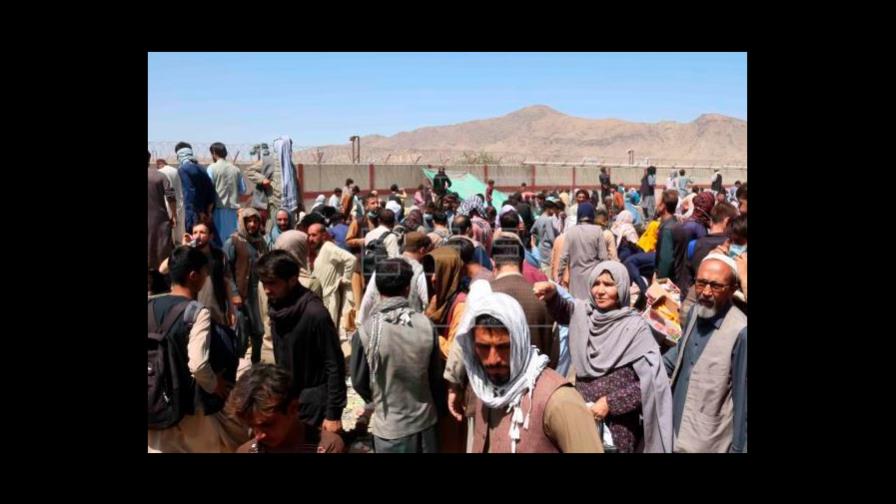 Miles de afganos se quedan atrapados en Kabul ante el fin de las evacuaciones Miles de afganos se quedan atrapados en Kabul ante el fin de las evacuaciones