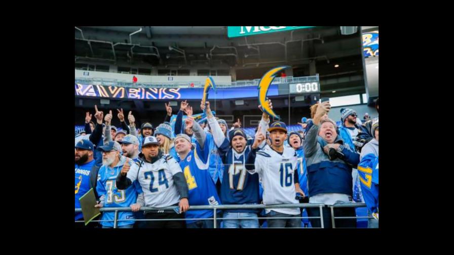 Aficionados estadounidenses esperan tener vacuna antes de volver a estadios