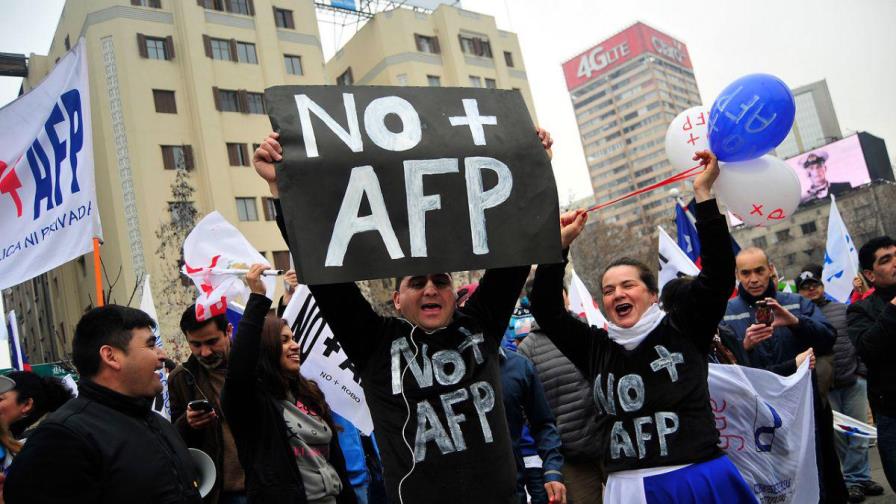 Chile, agitado ante el avance de la ley de retiro anticipado de las pensiones