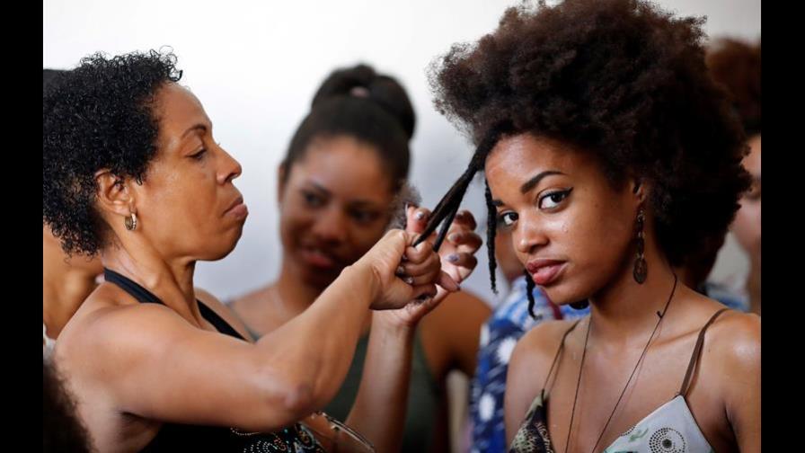 Rizos y “espendrús” para reivindicar la cultura afrocubana