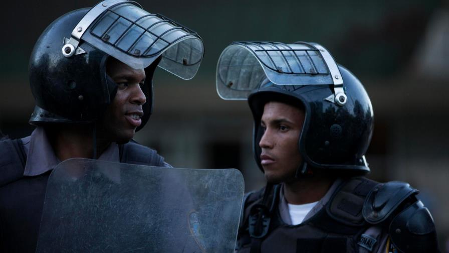 Gobierno promete hablar de ascensos a militares y policías en los próximos días Gobierno promete hablar de ascensos a militares y policías en los próximos días