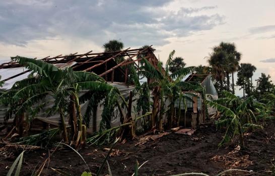 Lluvias, vientos y granizos causan daños en Santiago 
