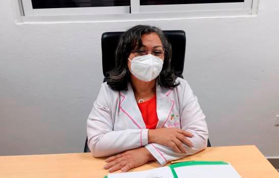 Directora de hospital infantil de Santiago dice se inauguró sin concluir y equipos nunca llegaron
