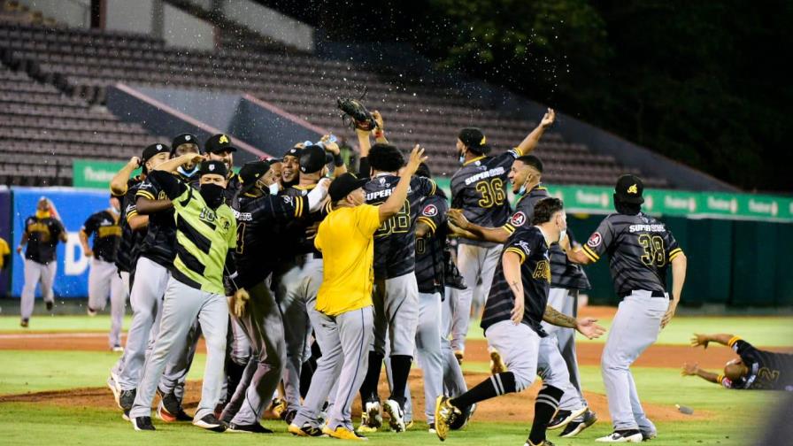 Presidente felicita a las Águilas Cibaeñas por su corona 22