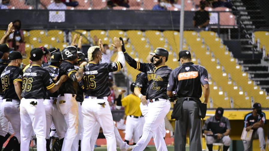 Lidom explica presencia del ministro de Salud en el sexto partido de la final entre Gigantes y Águilas Lidom explica presencia del ministro de Salud en el sexto partido de la final entre Gigantes y Águilas