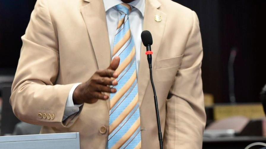 Coordinador del hospital móvil de Abinader en La Vega le responde al ministro de Salud 