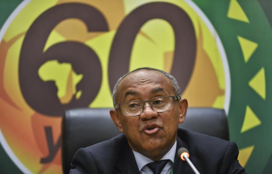 FIFA veta por cinco años a presidente de Confederación Africana