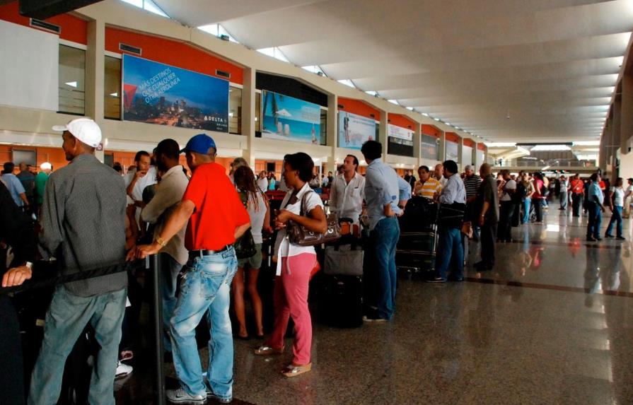 Migración aplaza el uso exclusivo del recibo digital para la entrada y salida de República Dominicana