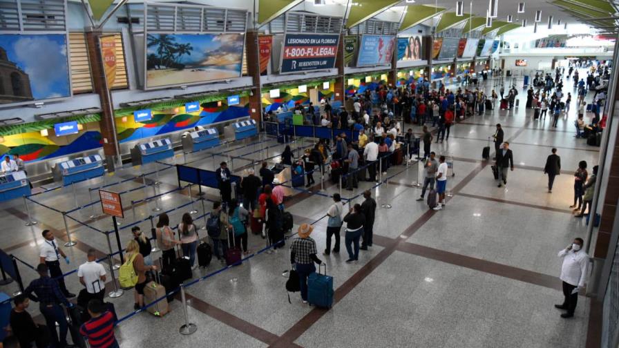 Aumenta el flujo de personas que pretenden salir del país por el coronavirus Aumenta el flujo de personas que pretenden salir del país por el coronavirus