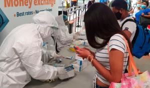 &iquest;Qu&eacute; se hace con los viajeros que dan positivo al COVID-19 en los aeropuertos?