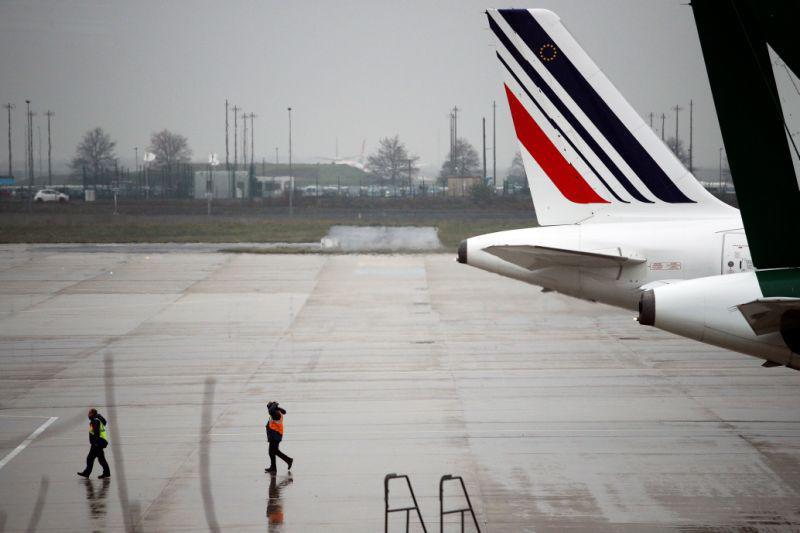 Air France prepara plan para reducir miles de empleos 