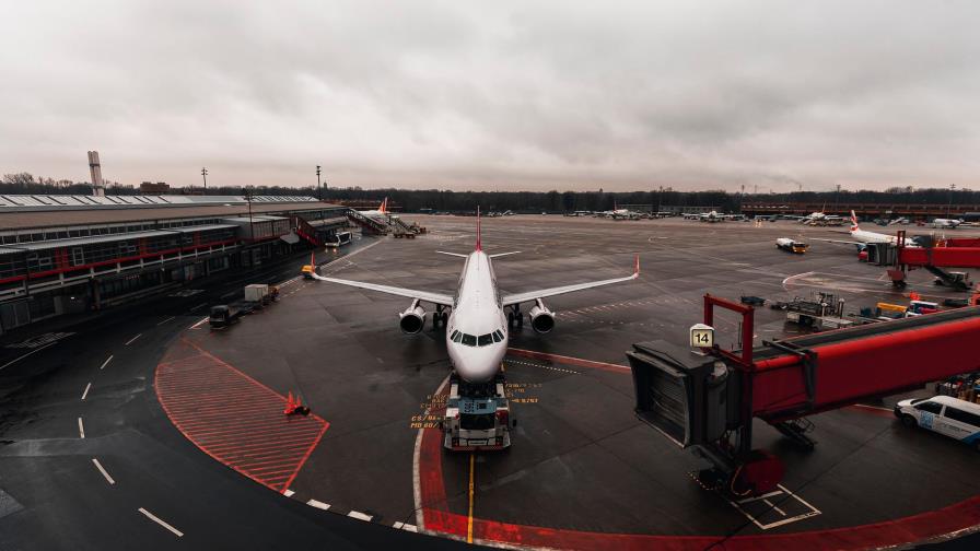 Irak reabre aeropuertos tras más de cuatro meses cerrados por coronavirus