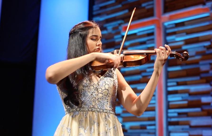 Aisha Syed regala segundo concierto De vuelta la esperanza del 2021