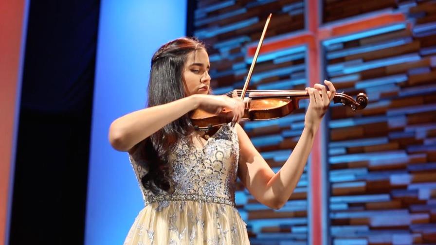 Aisha Syed regala segundo concierto De vuelta la esperanza del 2021