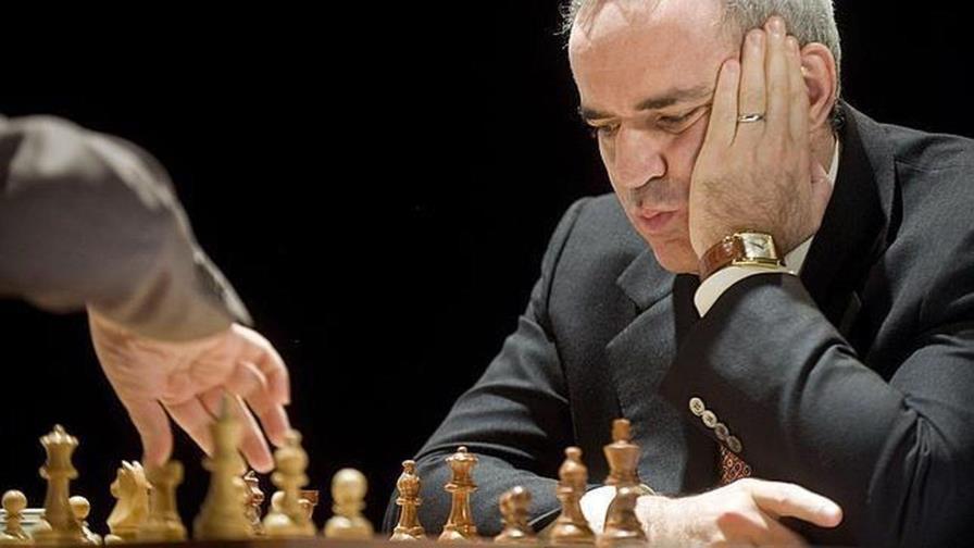Garry Kasparov participará en una Copa de Naciones virtual de ajedrez
