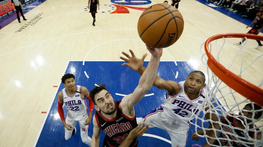 Korkmaz anota 31 puntos y 76ers vencen a Bulls; Horford se va sin anotación