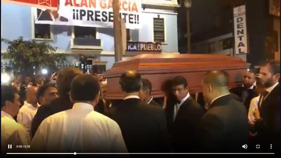 Féretro con restos de Alan García es trasladado a velatorio en sede partido Aprista