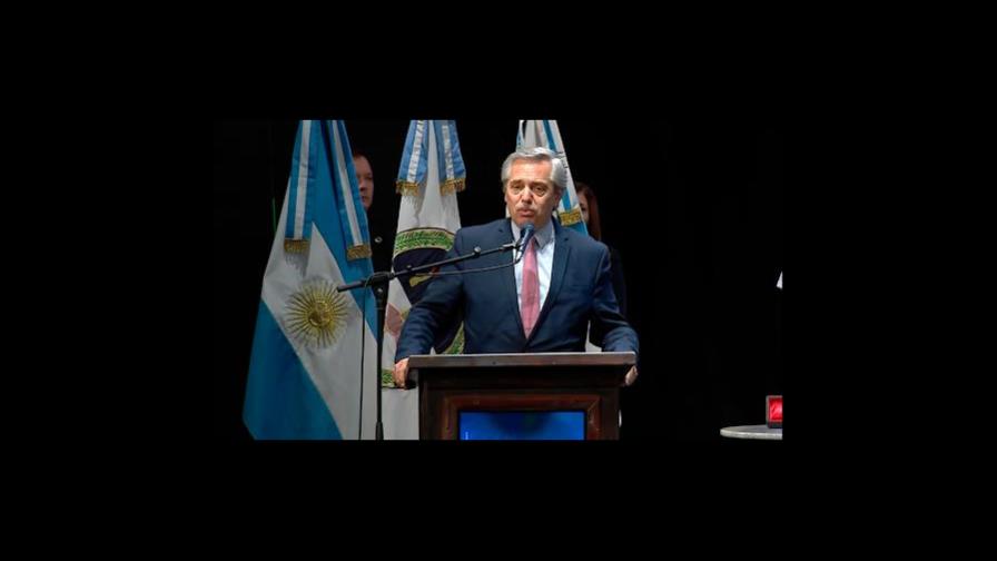 Fernández asegura que Argentina camina hacia resolución ordenada de la deuda Fernández asegura que Argentina camina hacia resolución ordenada de la deuda