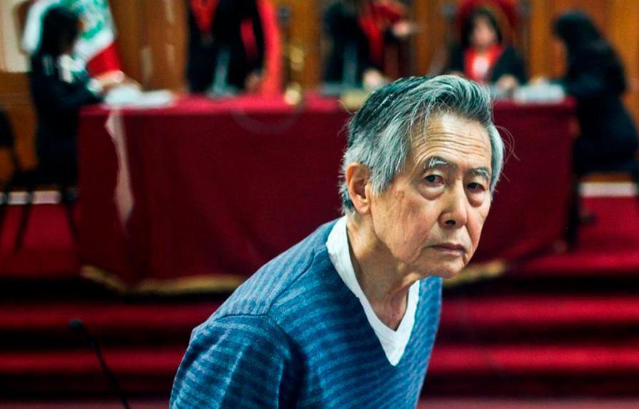 Fujimori sufre fibrosis pulmonar y su exesposa permanece grave