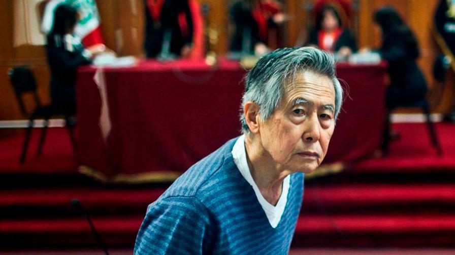 Fujimori sufre fibrosis pulmonar y su exesposa permanece grave