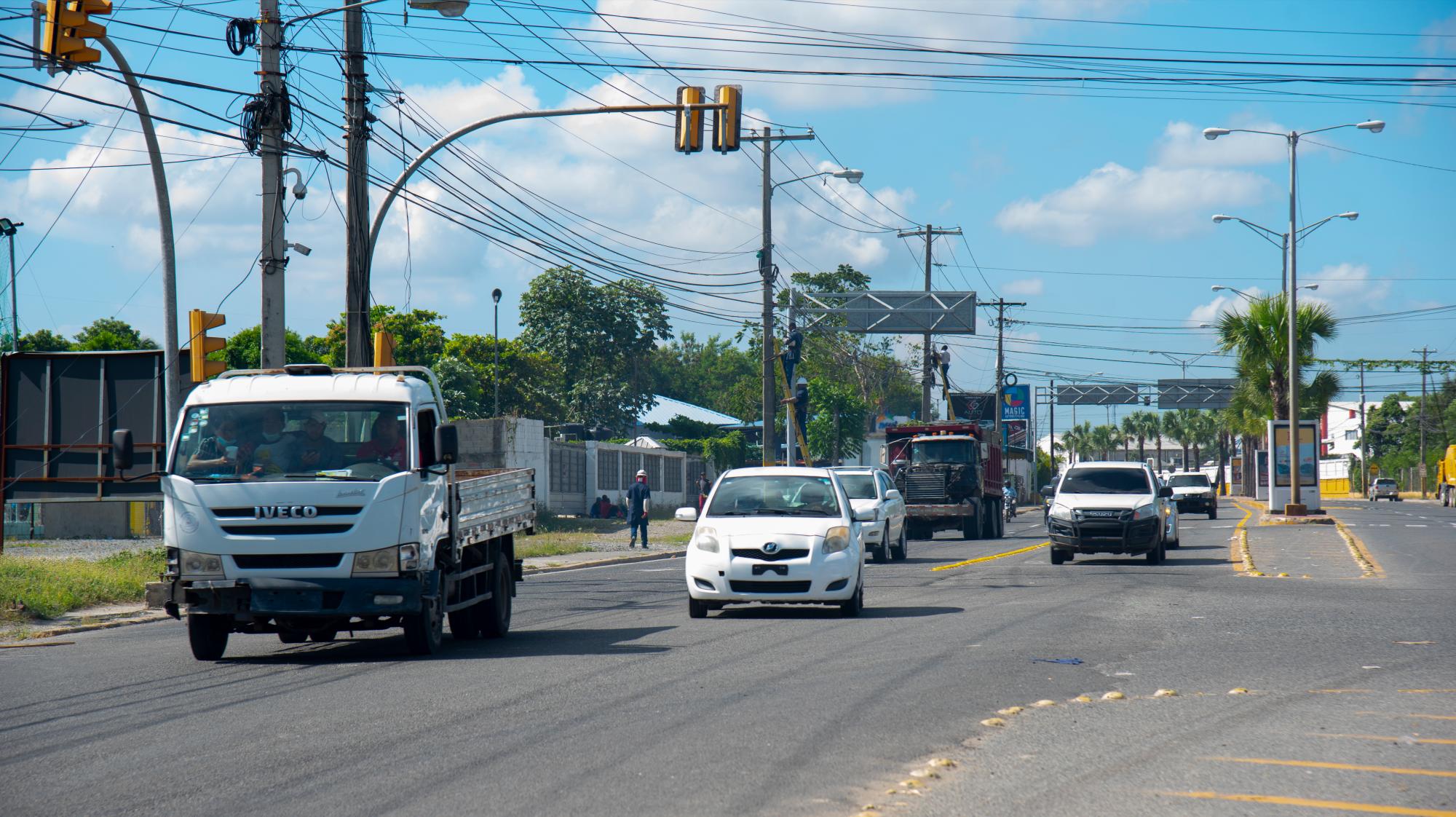 La entrada al Aeropuerto La Isabela, es otra entrada donde frecuentan los accidentes.