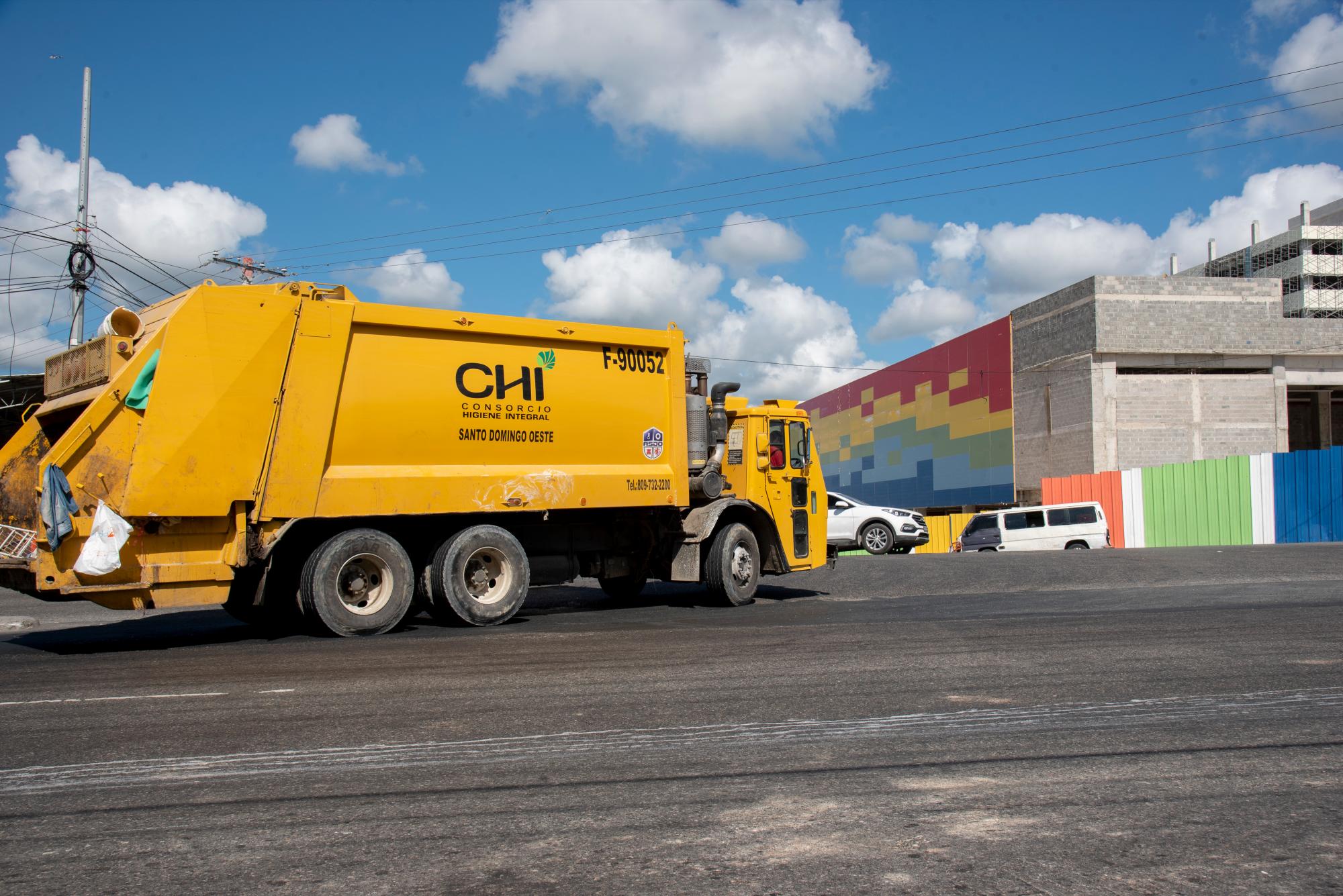 La entrada de Los casabes, es una de las más peligrosas desde la avenida Jacobo Majluta.