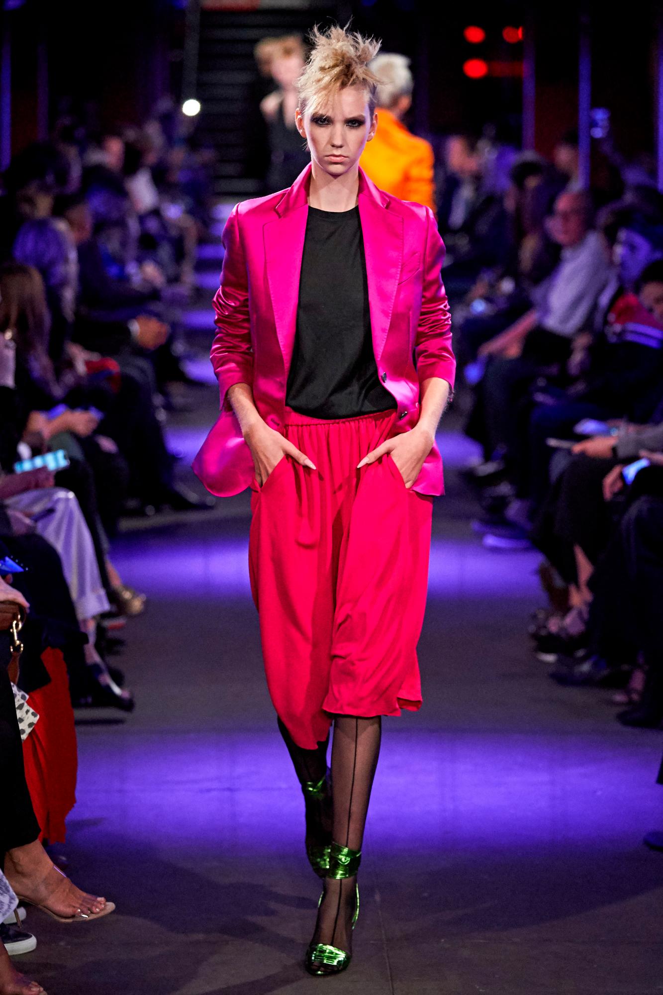 Bente Oort en el desfile de Tom Ford para NYFW Spring 2020. 