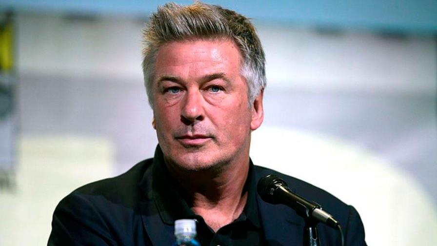 La drástica decisión de Alec Baldwin tras matar accidentalmente a mujer en rodaje 