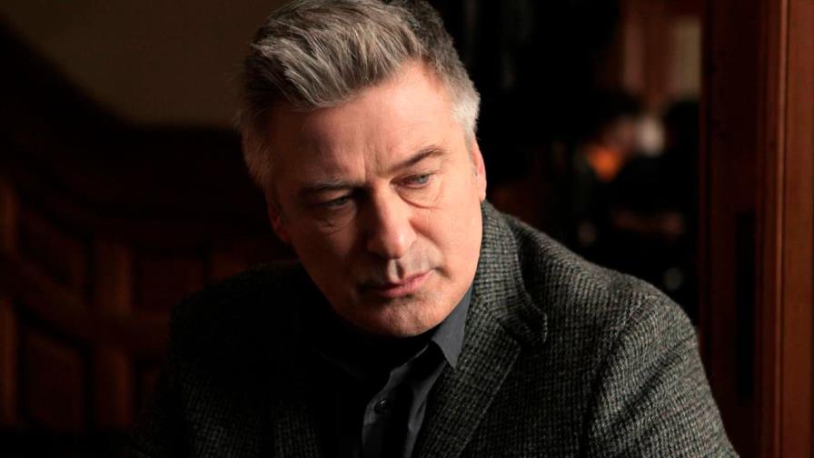 Un grupo de empleados de Alec Baldwin defiende las condiciones del rodaje