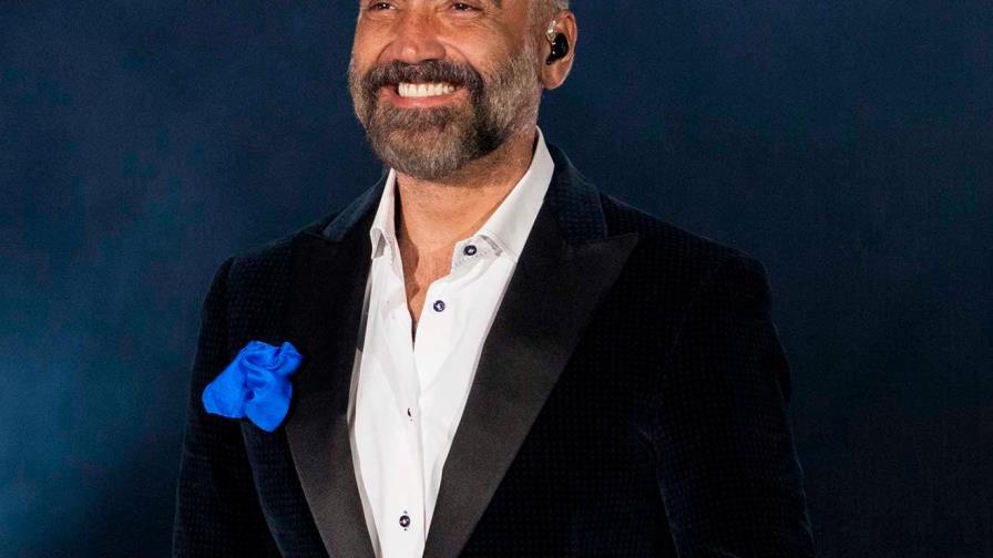 Alejandro Fernández llega el jueves al país