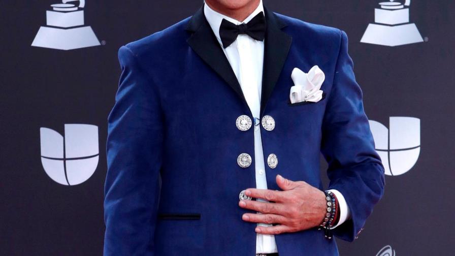 Bad Bunny, Karol G y Alejandro Fernández actuarán en los Latin Grammy