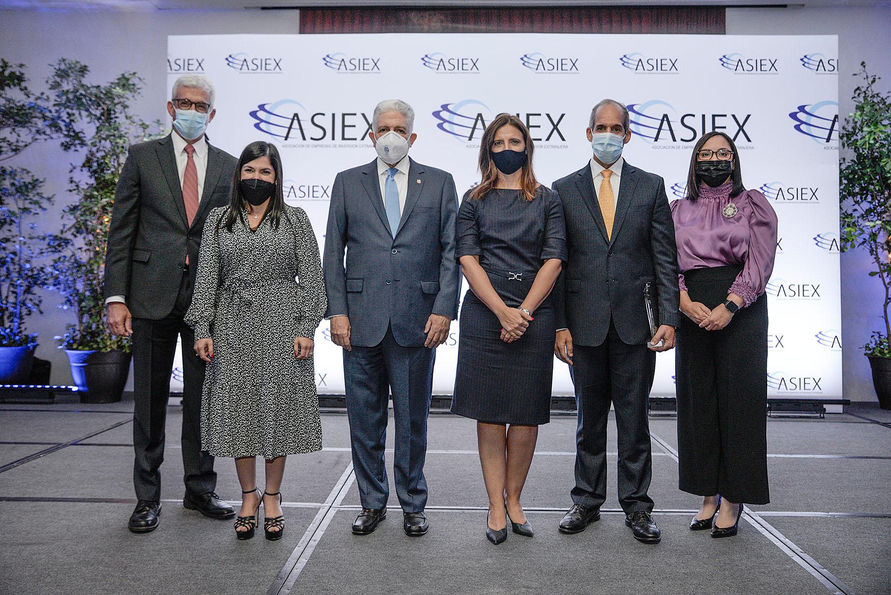Alejandro Peña Prieto, Biviana Riveiro, Eduardo Estrella, Ana Figueiredo, Edwin de los Santos y Elizabeth Mena.