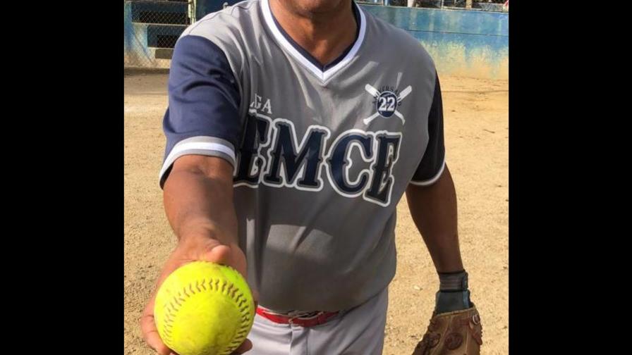 Alejo Mejía lanzó un juego perfecto en la liga Emce Alejo Mejía lanzó un juego perfecto en la liga Emce