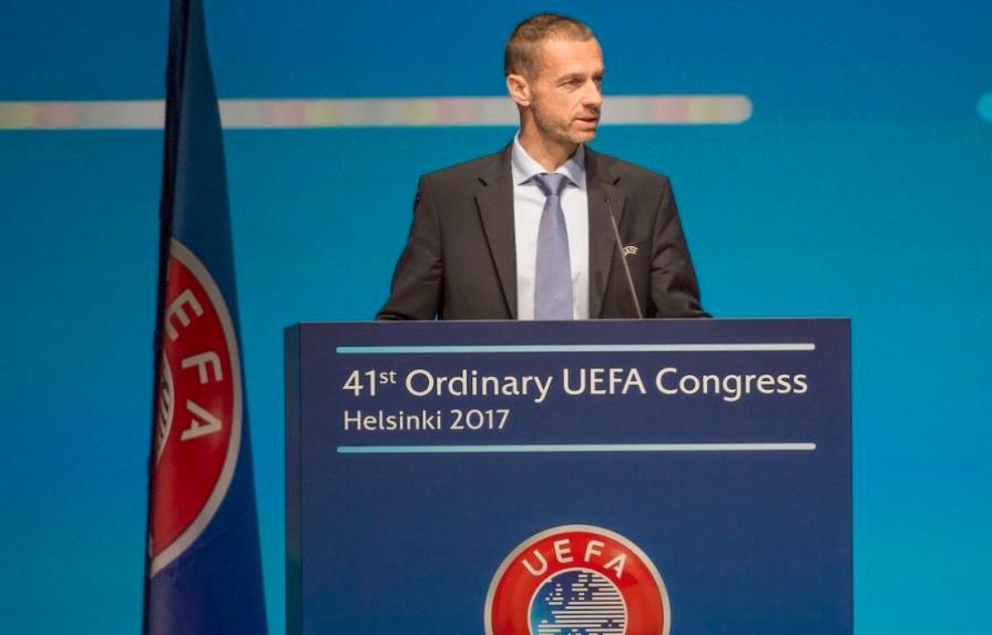 UEFA sanciona a fans de Lazio por racismo en la Liga Europa