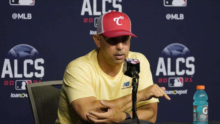 Cora enfrenta a su equipo anterior en Serie de Campeonato