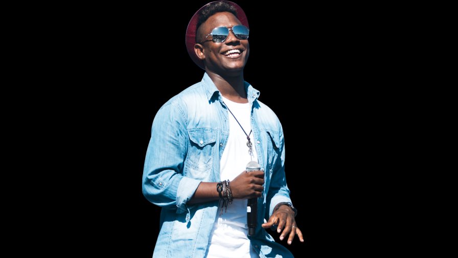 Alex Linares lanza Virgen María; el primer capítulo musical de Amores