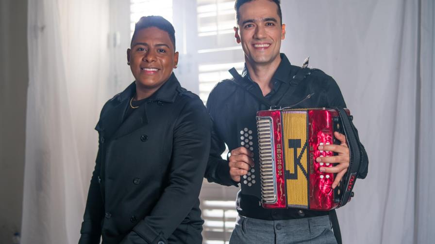 Alex Martínez busca conquistar a los dominicanos con su vallenato