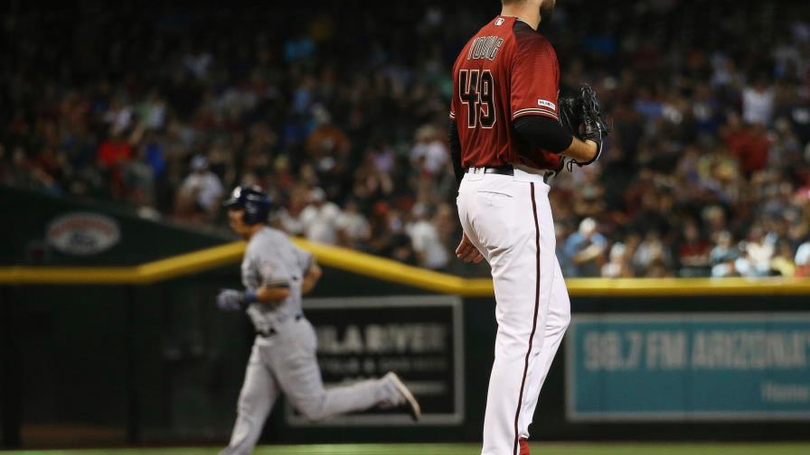 Saladino da grand slam en triunfo de Milwaukee sobre Arizona