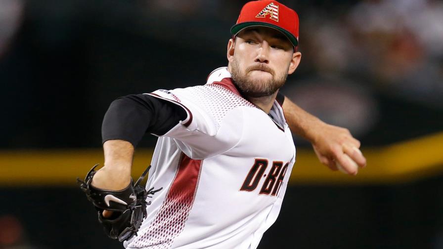 Young lleva el sin hit hasta la sexta en triunfo de Arizona