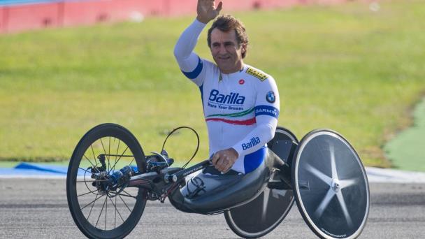 Suspenden sedación de Zanardi y le trasladan a un centro de rehabilitación