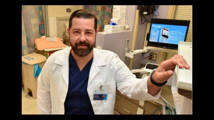 Doctor Amado Alejandro Báez dirigirá programa de supervisión médica del FBI