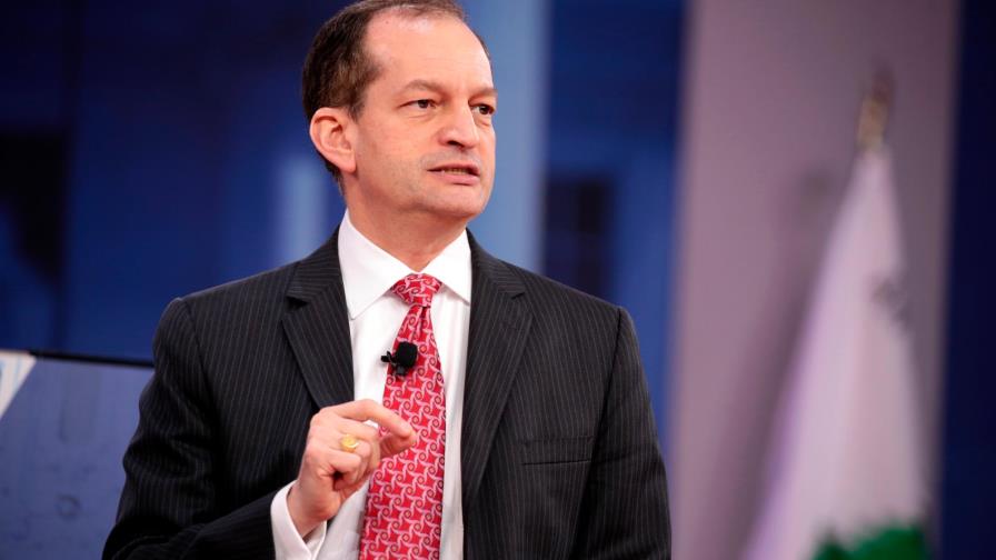 Califican de deficiente labor de Alexander Acosta como fiscal de caso Epstein