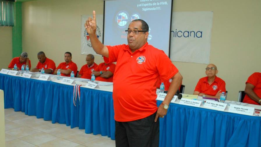 Alexis García acusa a MIDEREC de cancelar técnicos de voleibol