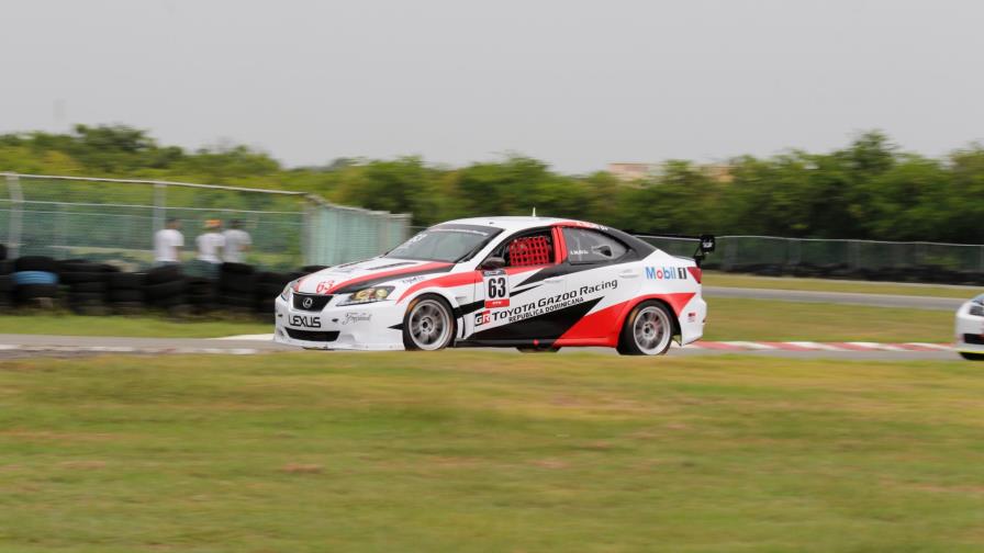 Alfredo Najri y José R. Leroux logran victorias en segunda carrera de autos  